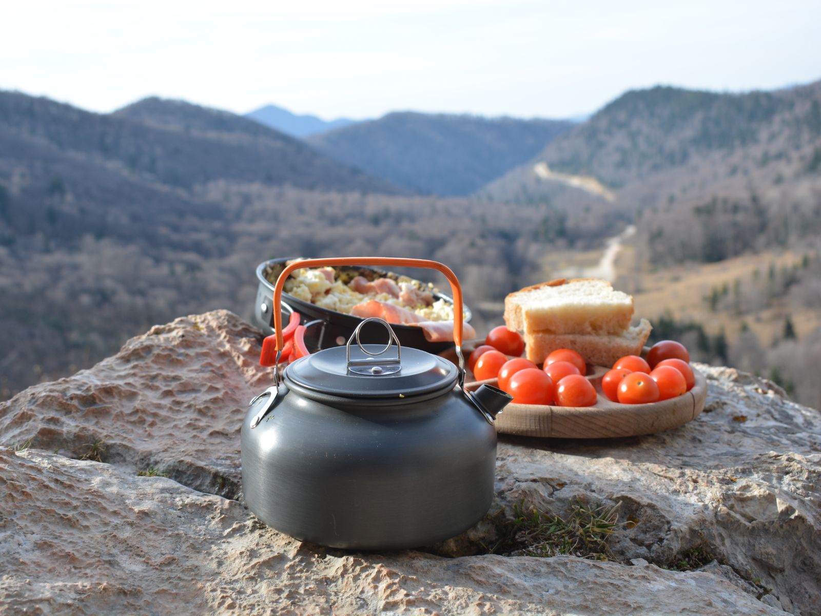 Завтрак с видом на долину