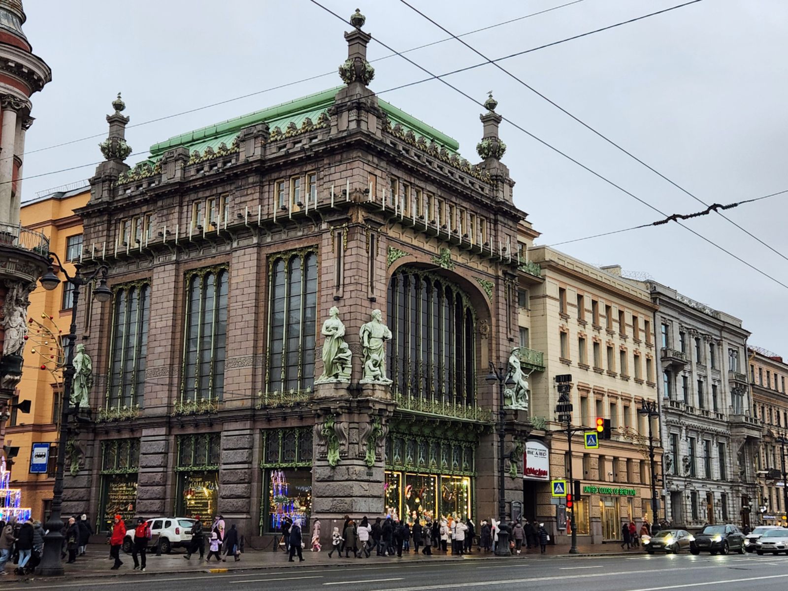 Магазин купца Елисеева. Полюбуемся им внутри