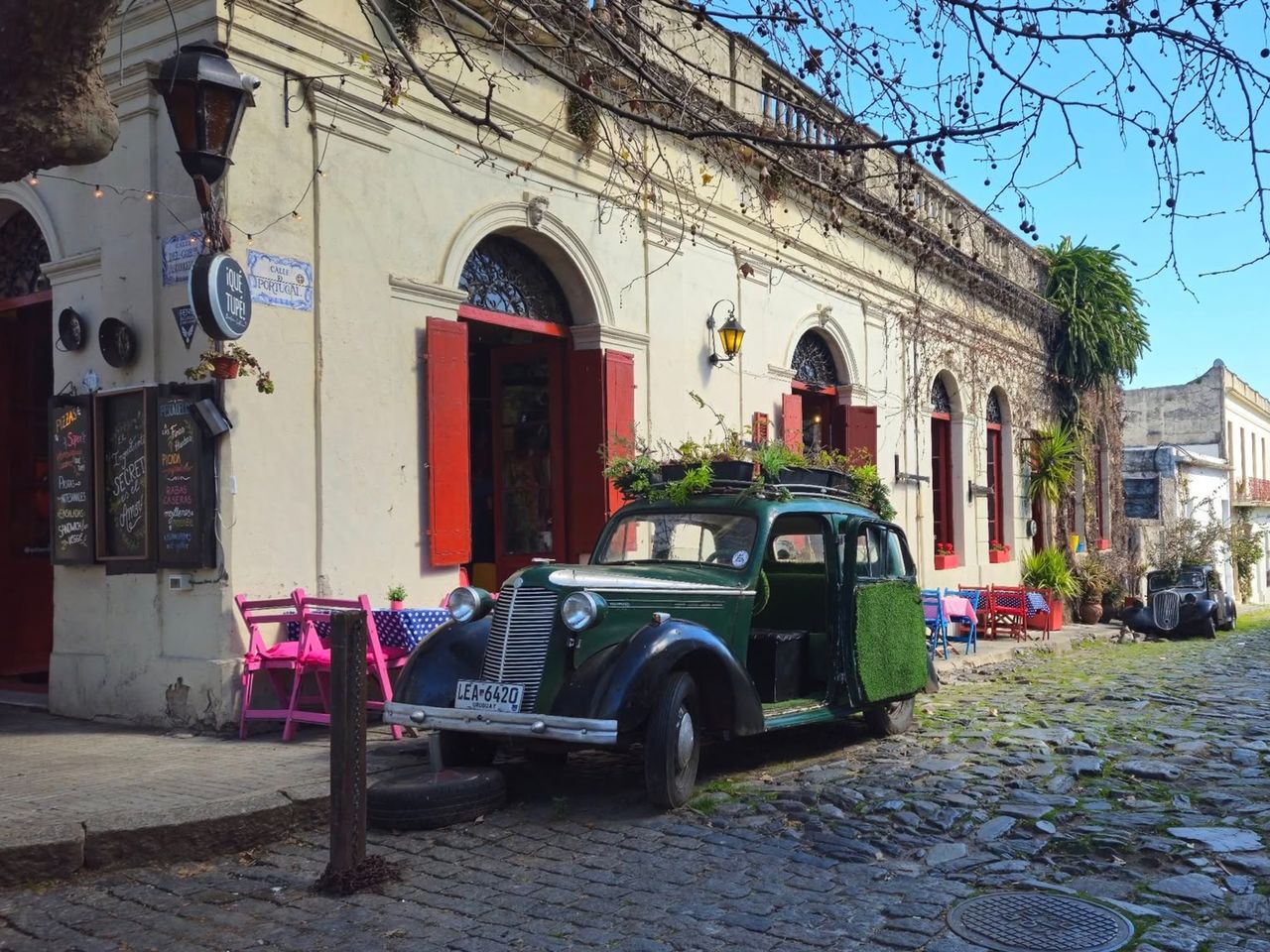 Индивидуальная обзорная экскурсия по Колония-дель-Сакраменто - индивидуальная экскурсия в Колония-дель-Сакраменто пешком длительностью 5.5 часов с количеством участников до 3 человек цена экскурсии 280$