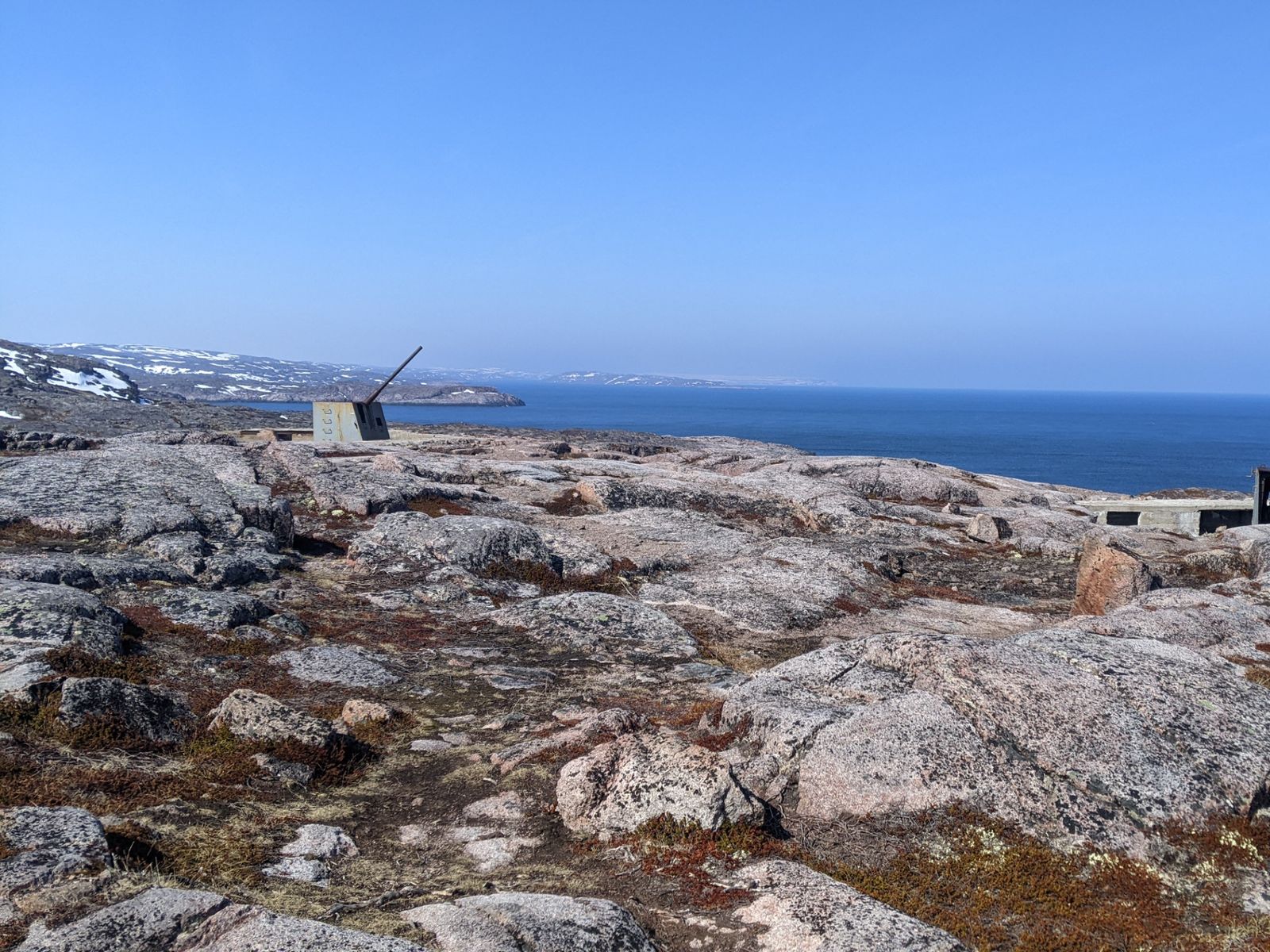 Корабельные пушки по пути к губе Долгая