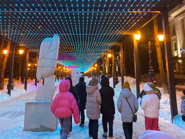 Групповая экскурсия в Уфе по ёлкам Деда Мороза — фото 3