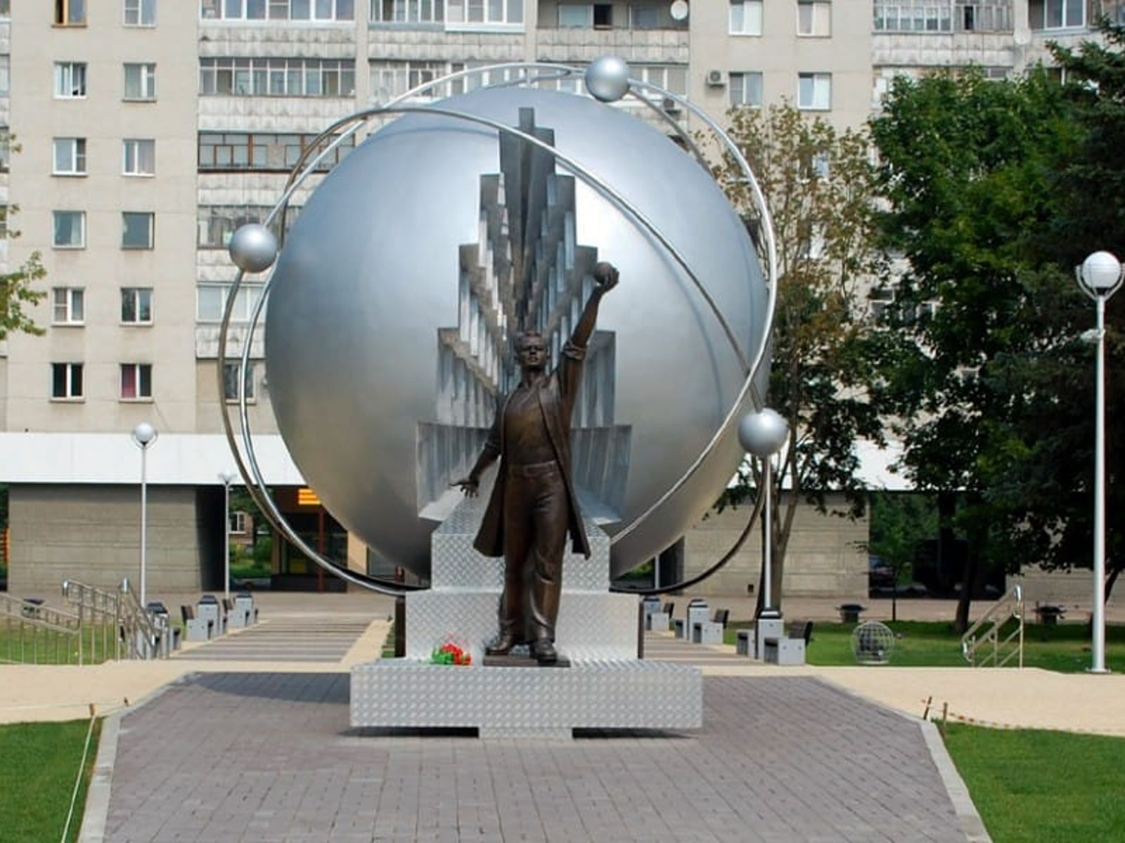 Памятник в Обнинске