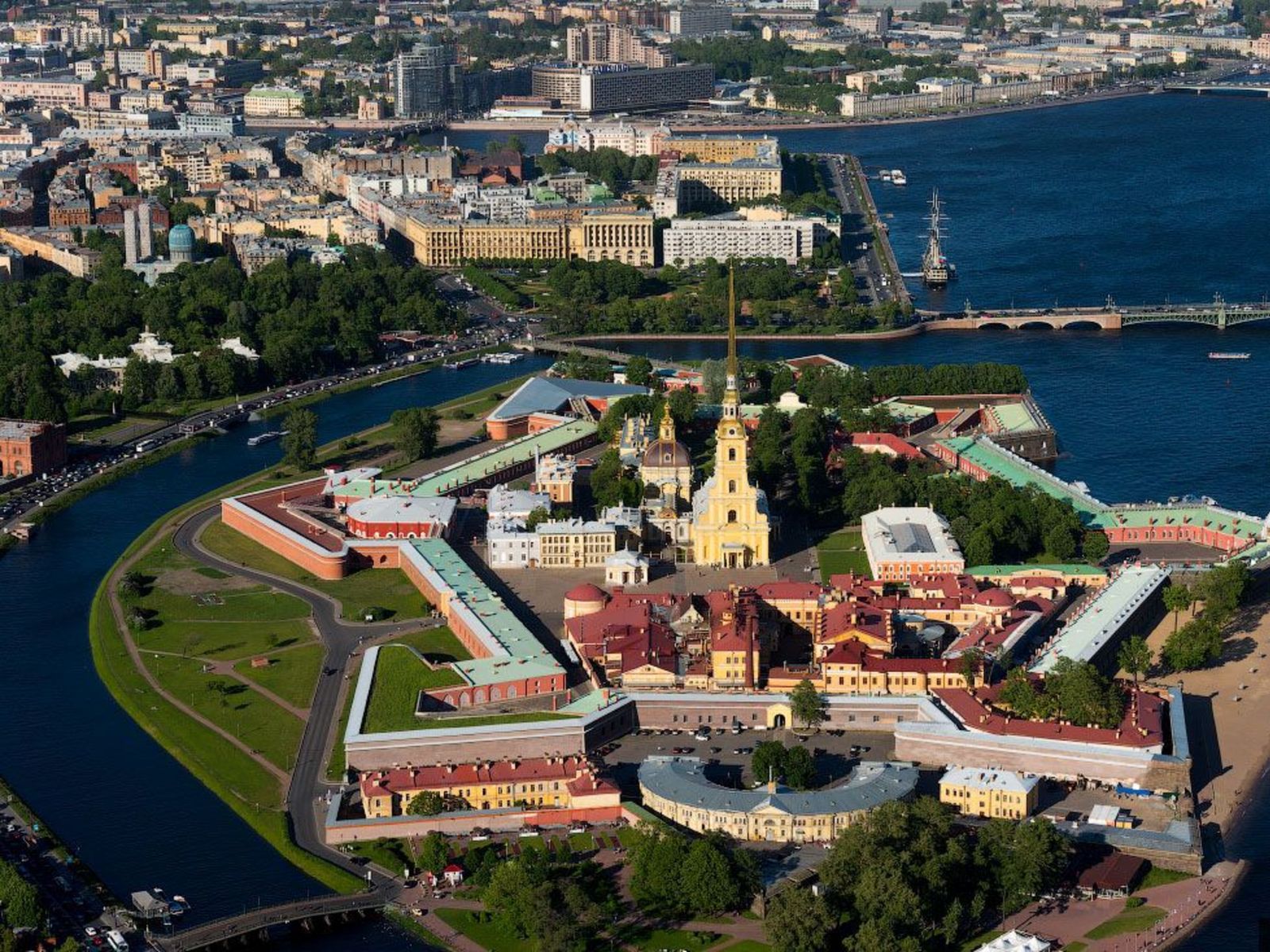 История великого города на Неве началась именно здесь 27 мая 1703 года