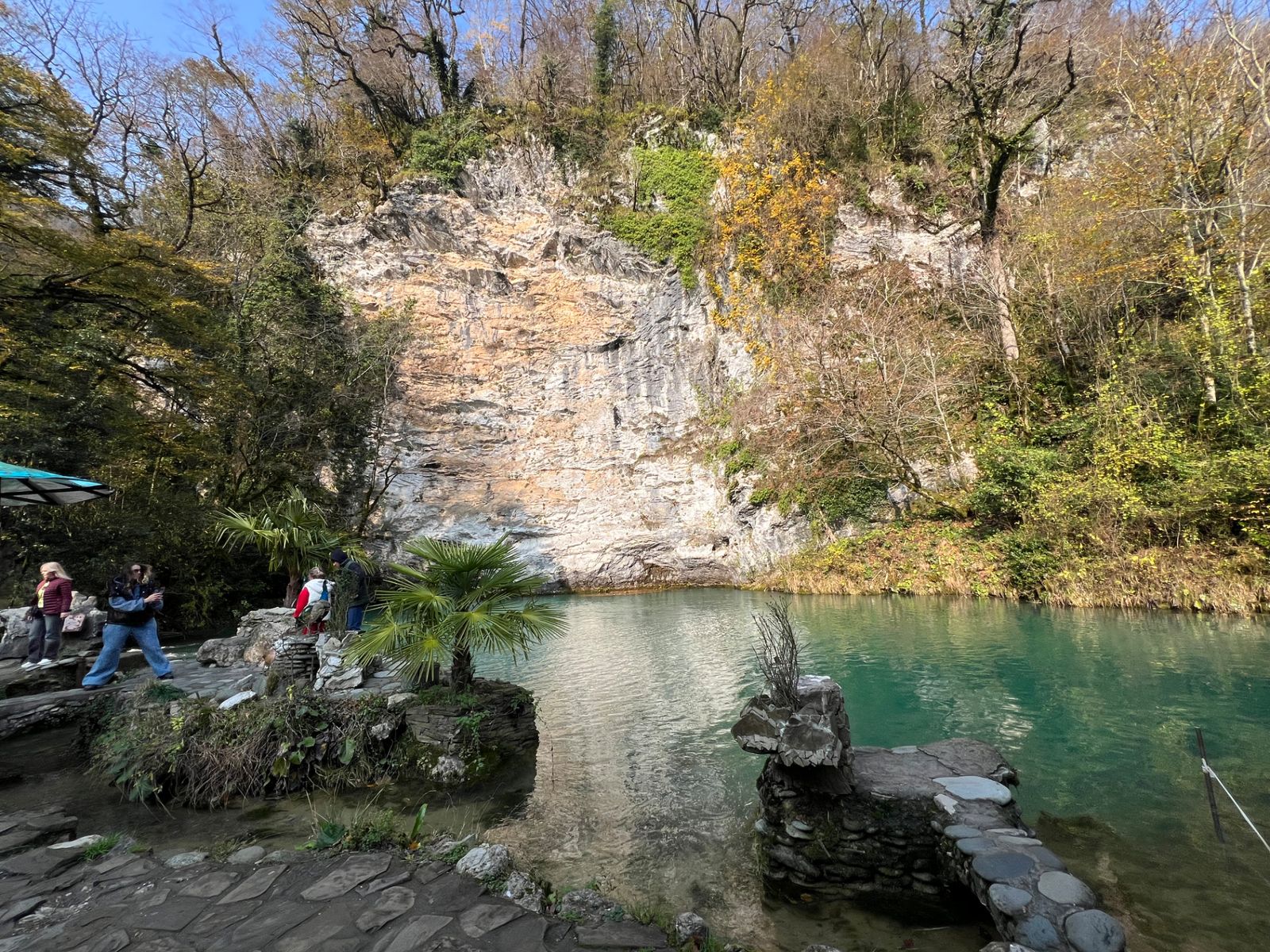 Голубое озеро