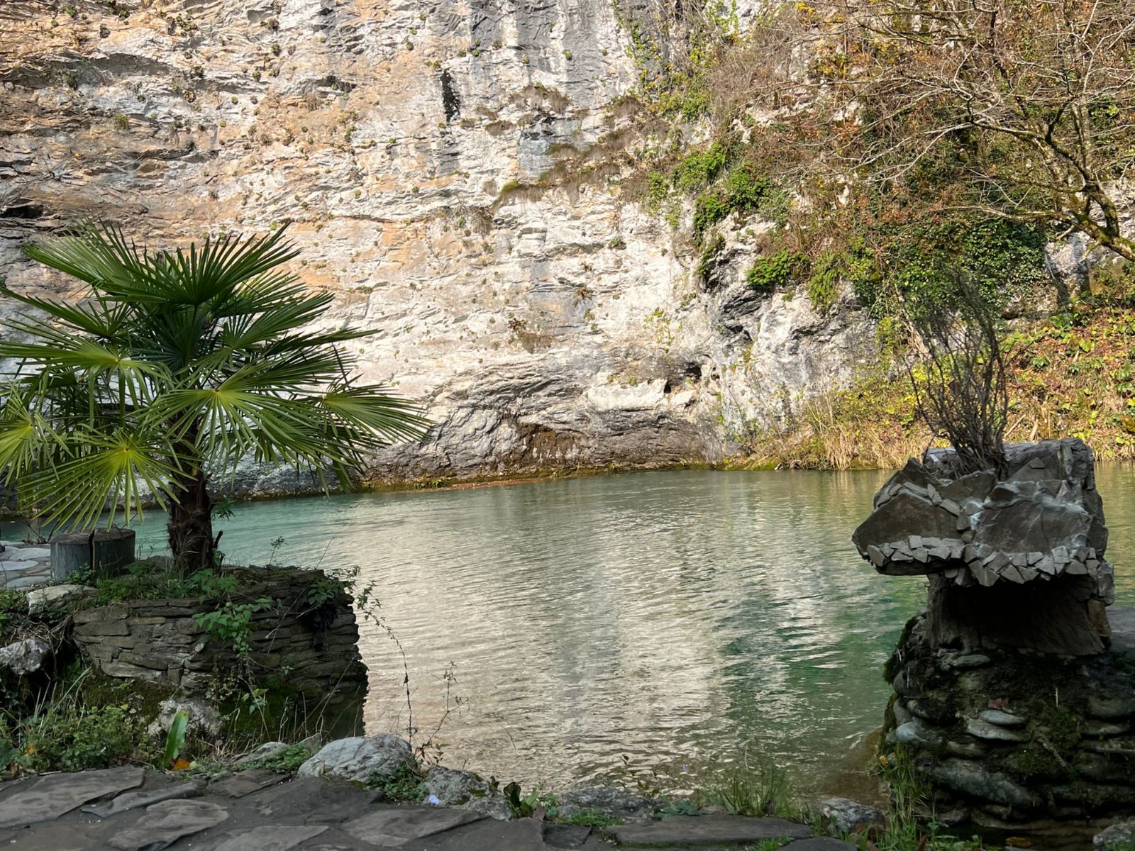 Голубое озеро