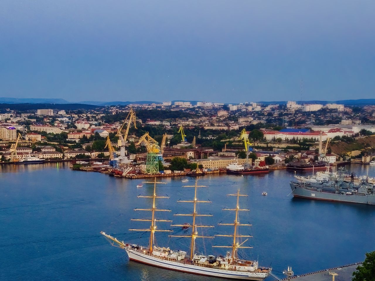 Индивидуальная экскурсия из Ливадии в Севастополь и Херсонес - индивидуальная экскурсия в Ливадии на машине гида длительностью 8 часов с количеством участников до 6 человек цена экскурсии 18700₽