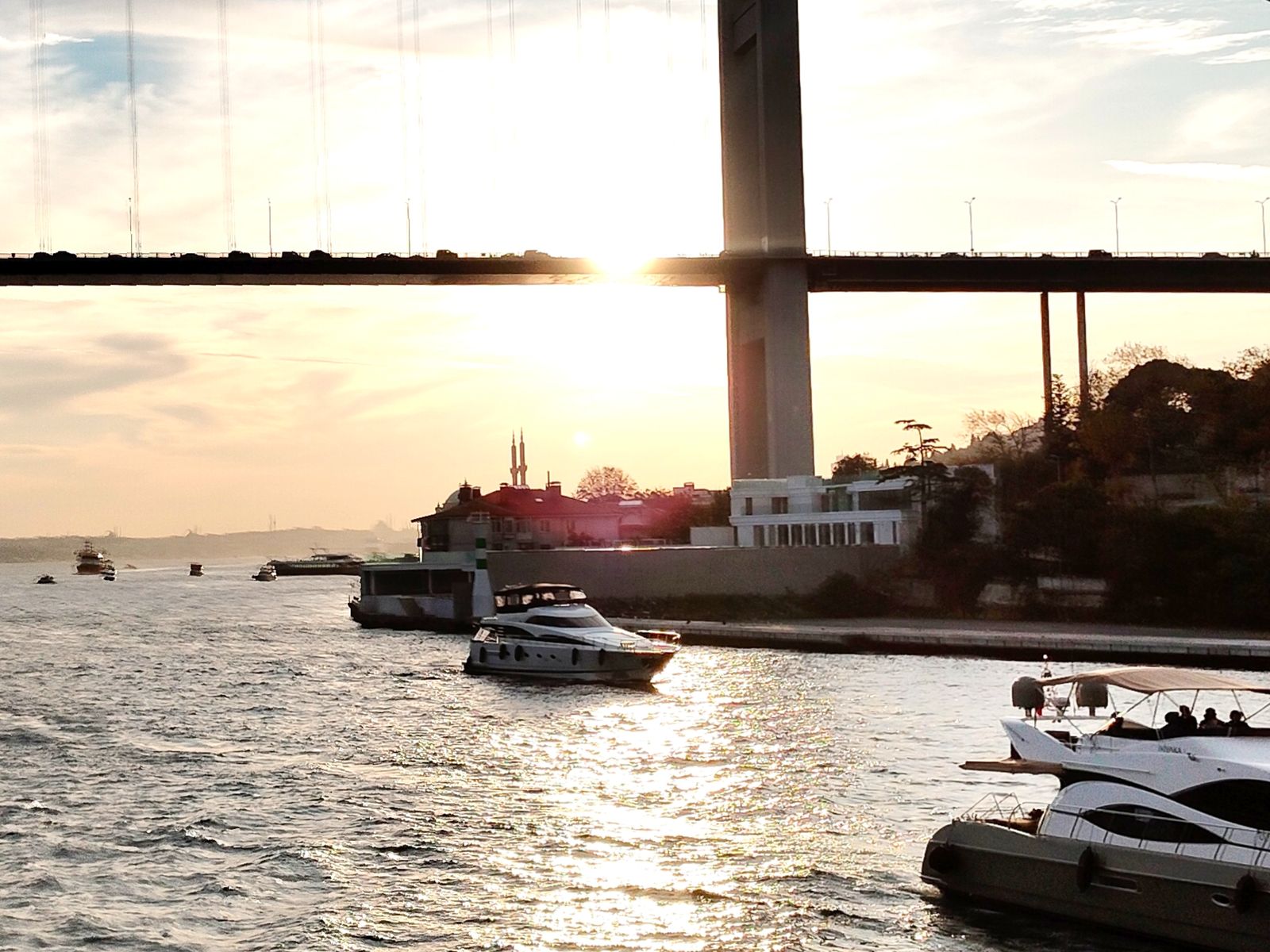 Закат на проливе Босфора