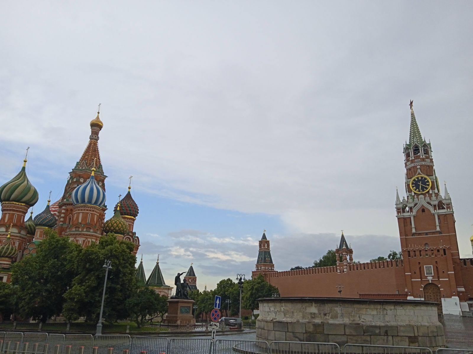 Красная площадь. Покровский собор, Спасская башня, Лобное место