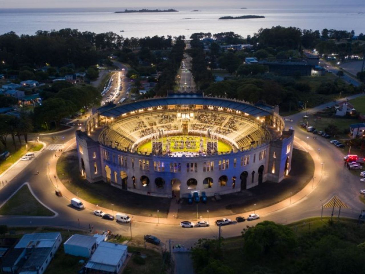 2-дневный обзорный тур по Колония-дель-Сакраменто и Монтевидео - индивидуальная экскурсия в Колония-дель-Сакраменто на машине гида длительностью более 12 часов с количеством участников до 11 человек цена экскурсии 1650$