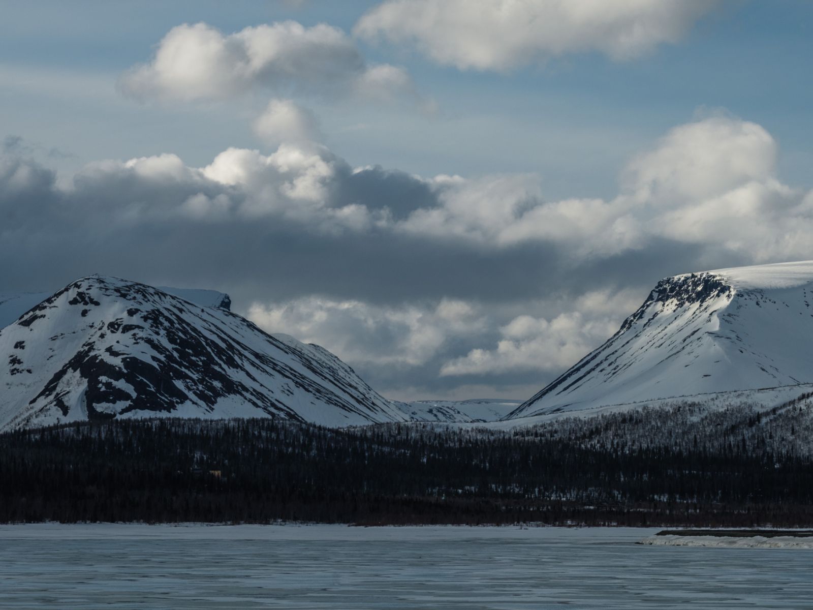 Заснеженные Хибины