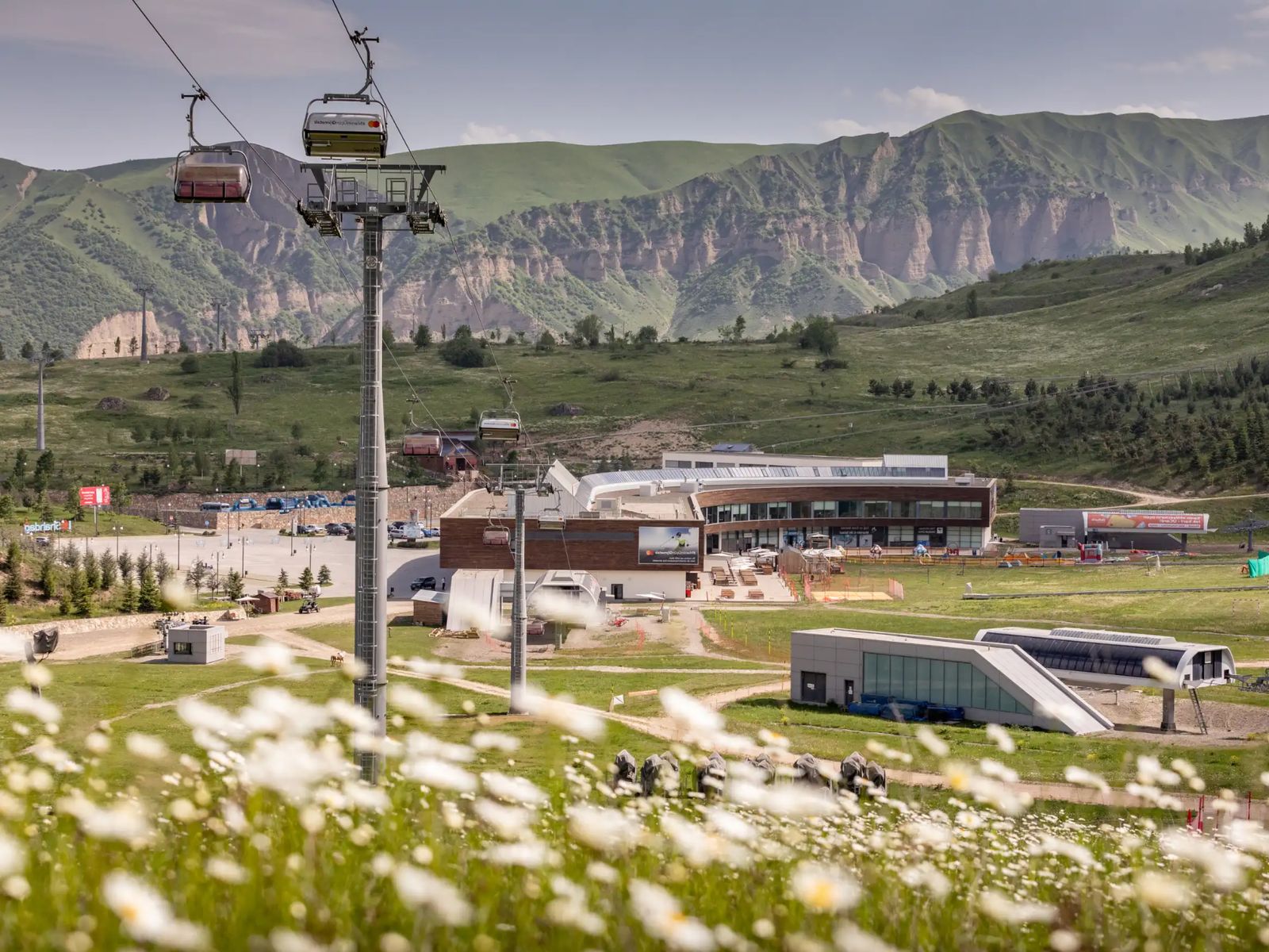 Горы, панорамы и активный отдых круглый год