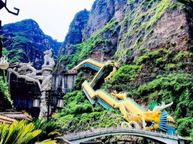 Экскурсия из Пекина: участок ВКС Цзюйюнгуань и ущелье Лунцинся