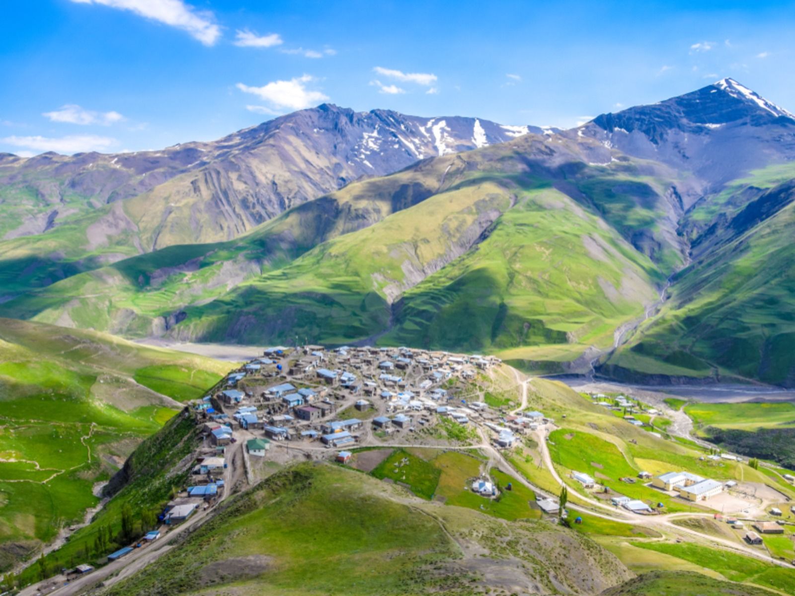 Уединённое село среди вершин