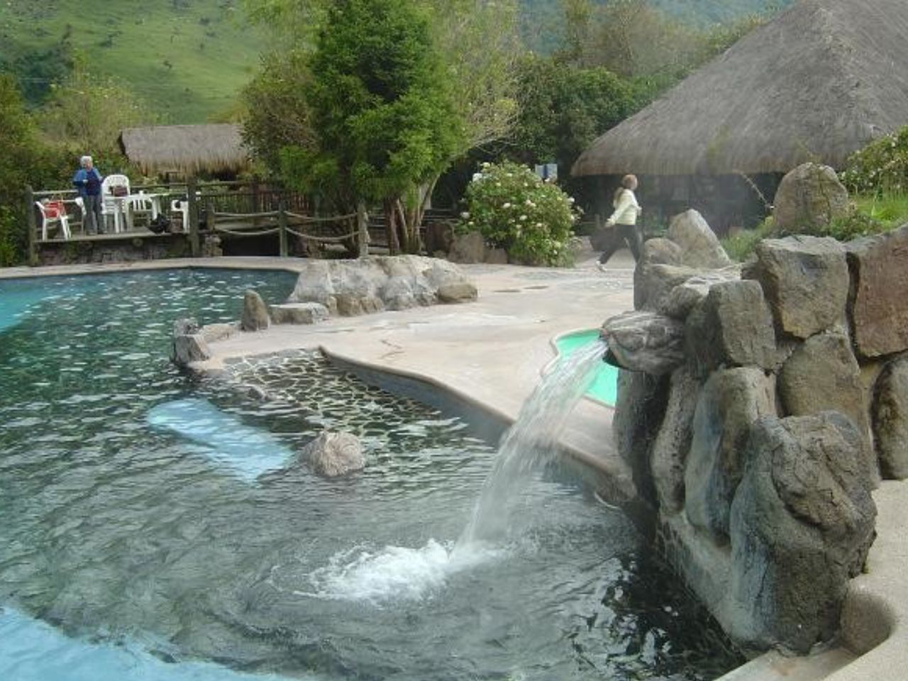 Индивидуальная поездка из Лозанны в спа-комплекс Чарми - индивидуальная экскурсия в Лозанне на машине гида длительностью 5 часов с количеством участников до 4 человек цена экскурсии 860€