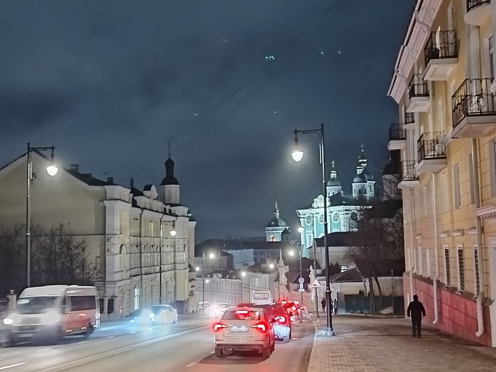 По улице Большой Советской идем к Свято-Успенскому кафедральному собору 