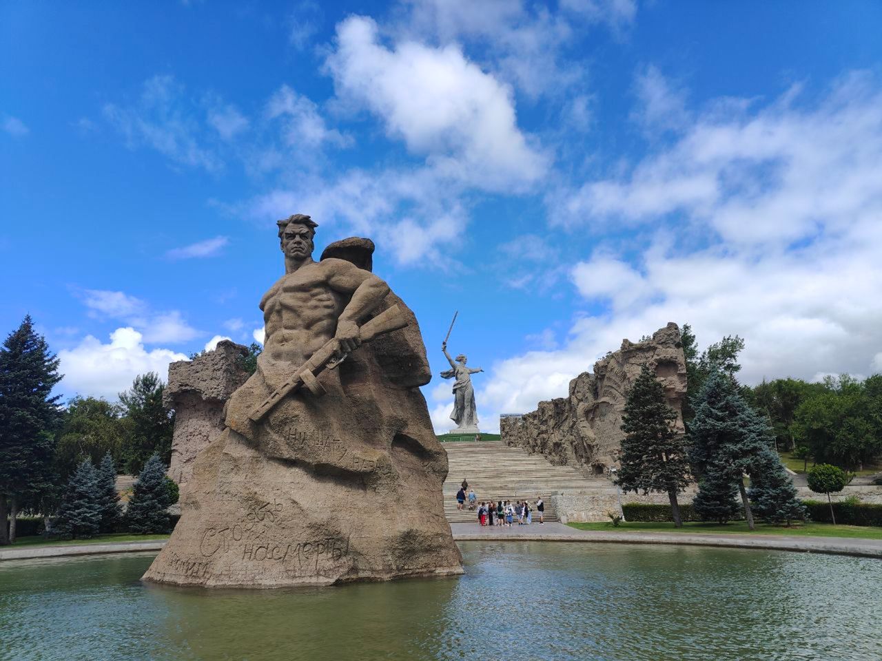 Индивидуальная тематическая экскурсия "Военный Сталинград" - индивидуальная экскурсия в Волгограде на машине гостей длительностью 8 часов с количеством участников до 20 человек цена экскурсии 21500₽