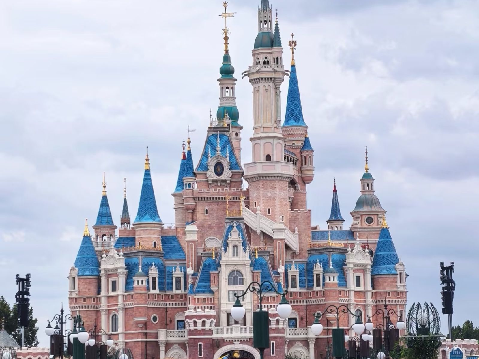 Заколдованный замок