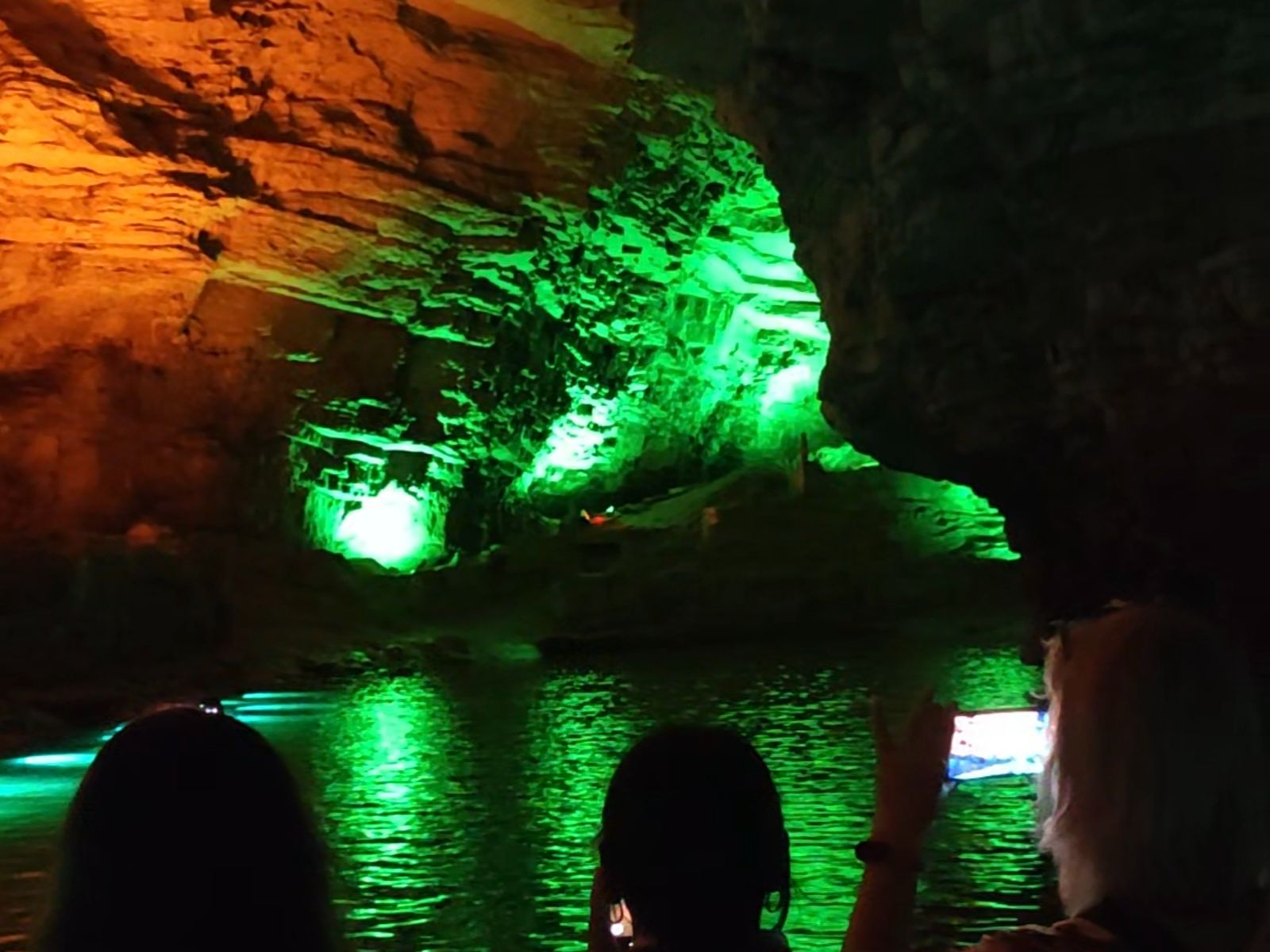 На лодке по реке