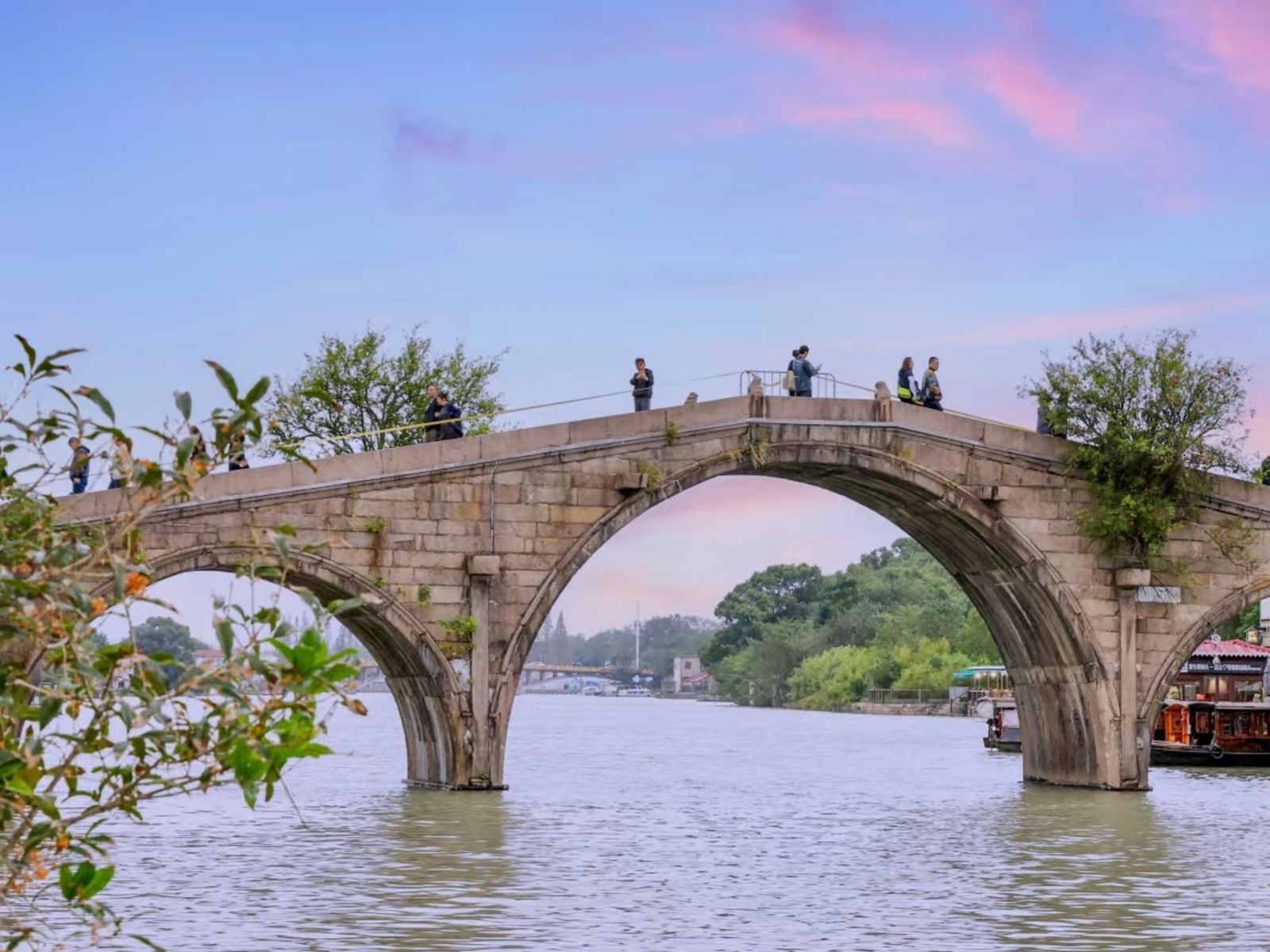 Мост Фаншэн (Fangsheng Bridge) — «Мост милосердия»
