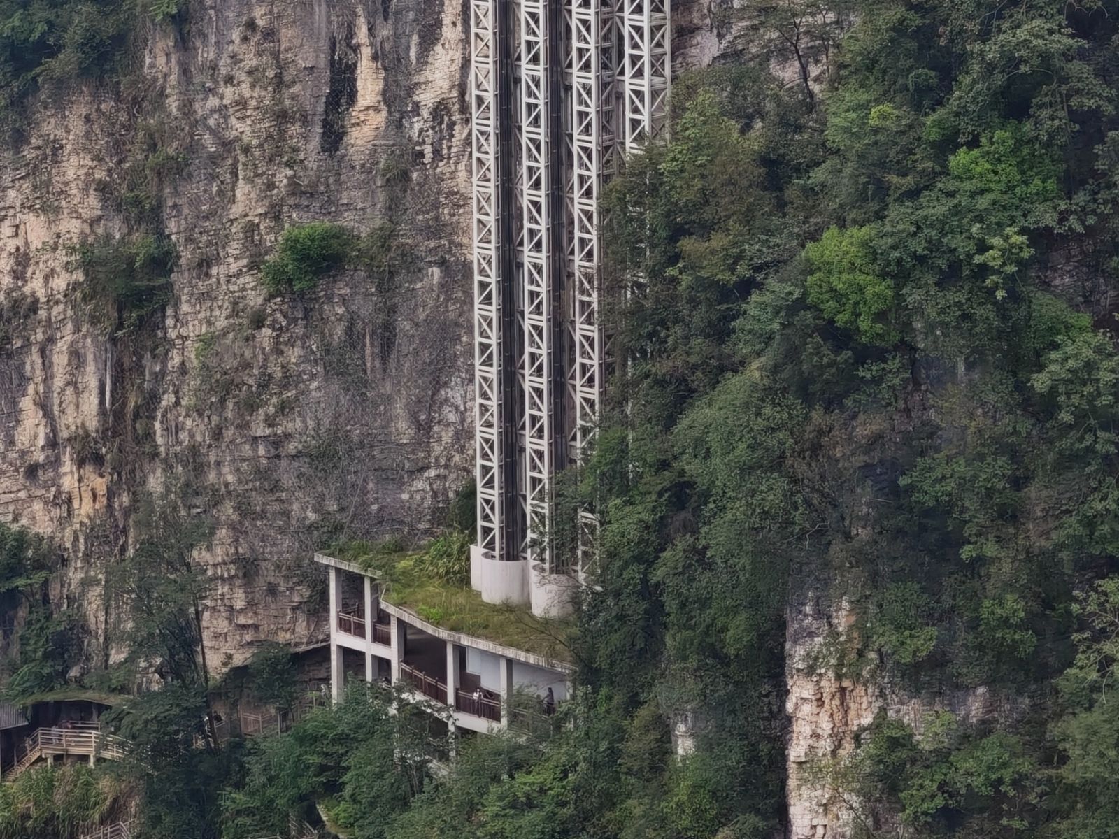 Вертикальный туристический лифт