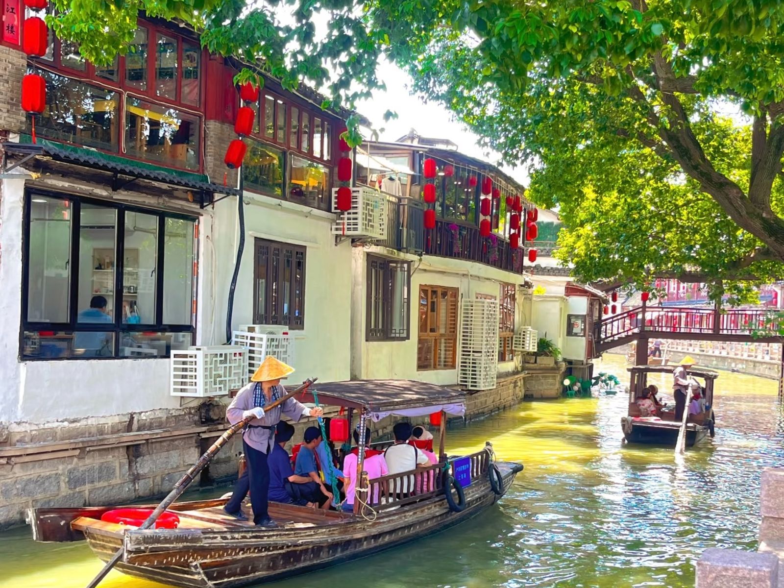Чжуцзяцзяо (Zhūjiājiǎo, 朱家角) — это жемчужина водных городков 