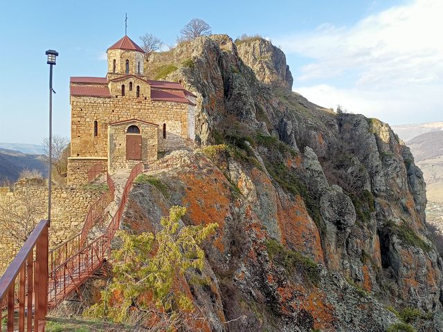 Экскурсия в Домбай, Шоанинский храм Х в. и термальные источники — фото 2