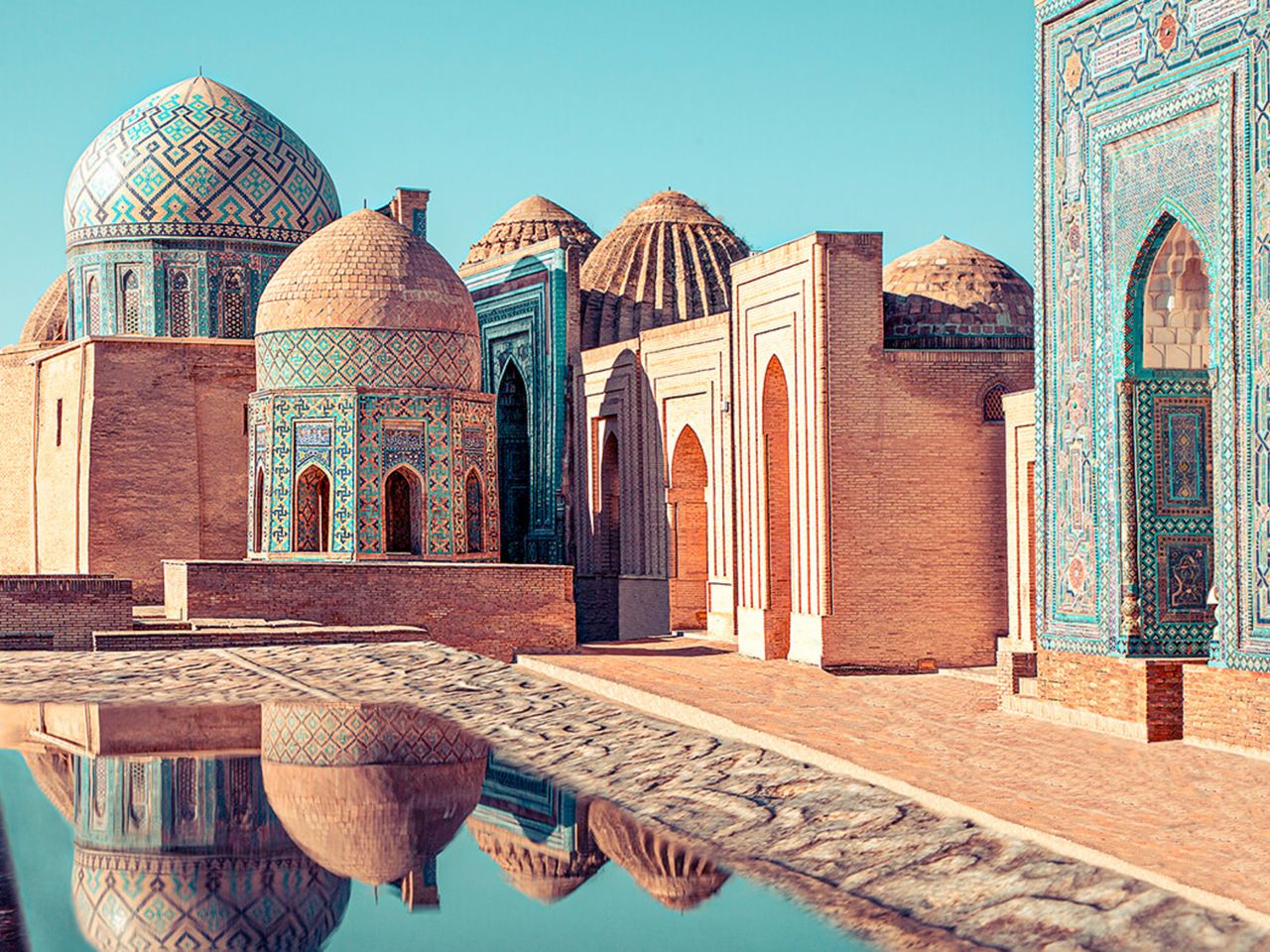 Классический автотур по Самарканду “Город, который пережил века” - индивидуальная экскурсия в Самарканде на машине гида длительностью 5 часов с количеством участников до 4 человек цена экскурсии 140€