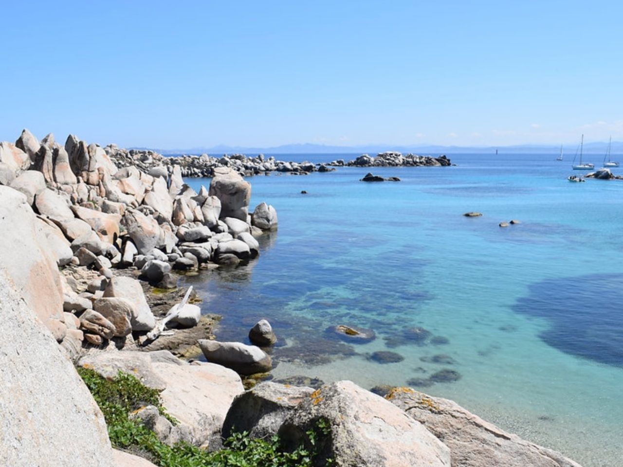 Обзорная экскурсия с Сардинии на Юг Корсики: романтика Бонифачо - индивидуальная экскурсия на Сардинии на машине гида длительностью 9 часов с количеством участников до 8 человек цена экскурсии 480€