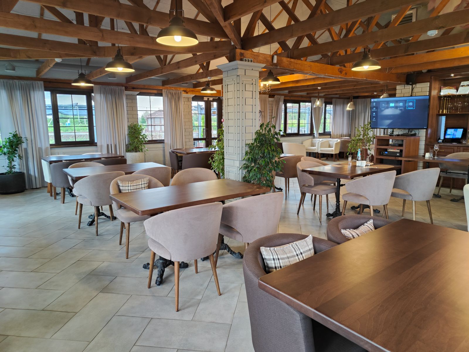 Дегустационный зал винодельни "Вилла София"