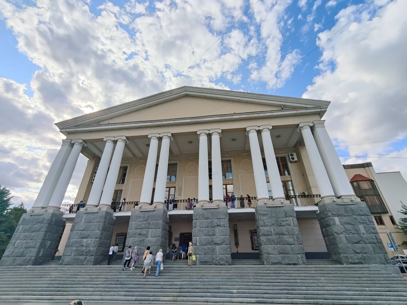 Музыкальный театр