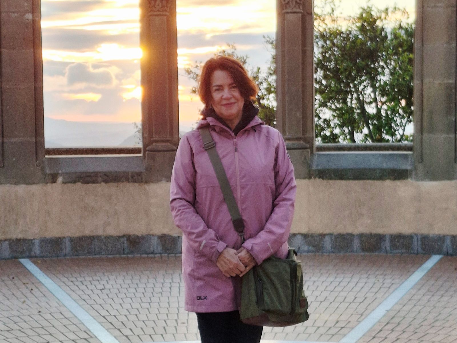 Монсеррат в лучах восходящего солнца