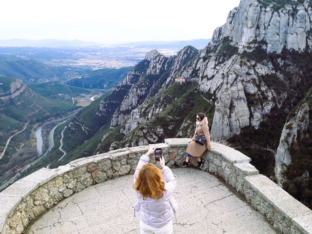 Обзорная экскурсия на гору и в монастырь Монсеррат