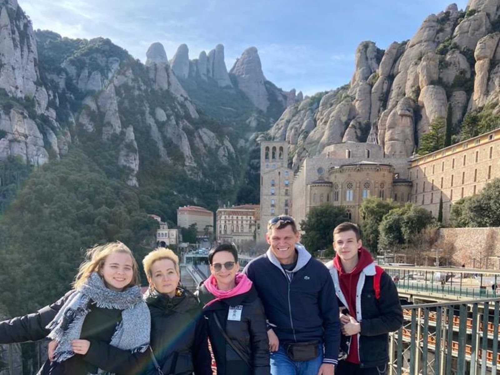 Сюда едут люди со всего света...