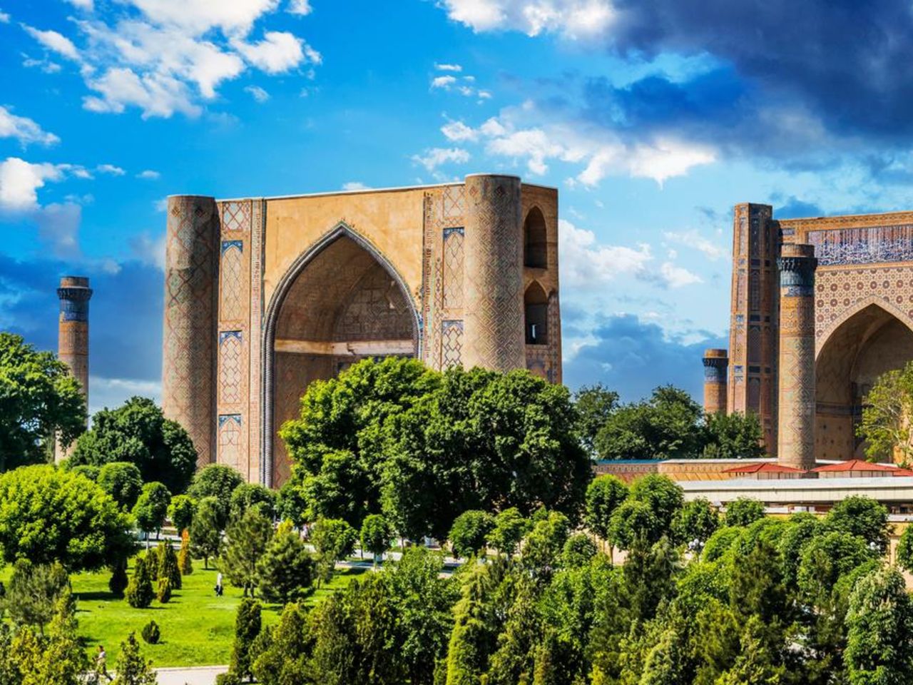 Индивидуальная обзорная экскурсия "Место встречи — Самарканд" - индивидуальная экскурсия в Самарканде на машине гида длительностью 5 часов с количеством участников до 4 человек со скидкой 10% цена экскурсии 121.5€