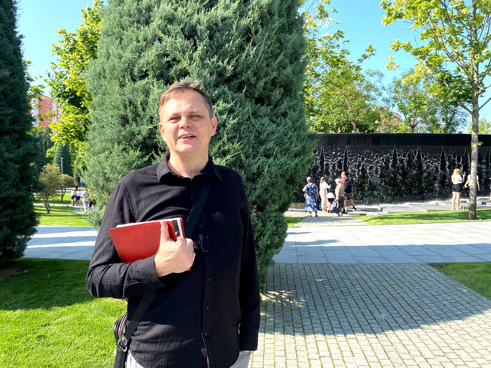 Возле фонтана "Инфинити" в парке "Краснодар"