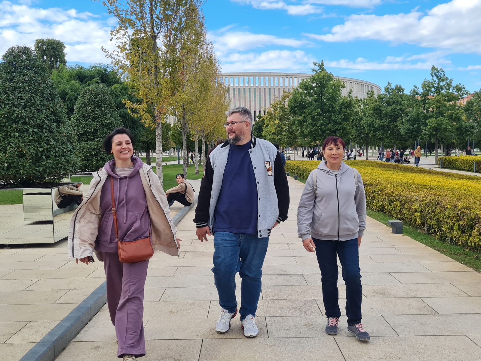 Экскурсанты пробуют себя в роли актёров