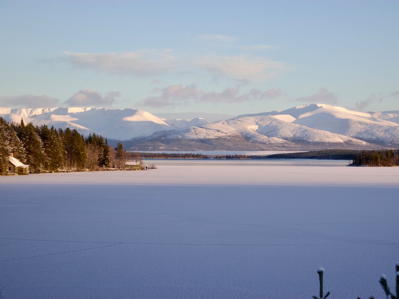 Групповая экскурсия в этническую деревню на берегу Имандры - групповая экскурсия в Мурманске на машине гида длительностью 7 часов с количеством участников до 6 человек цена экскурсии 5000₽