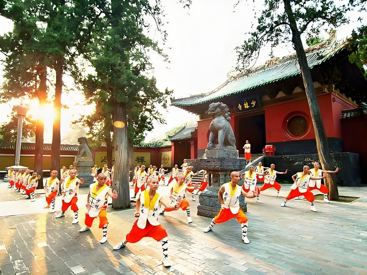 Экскурсия из Лояна в монастырь Шаолинь и Храм Белой Лошади - индивидуальная экскурсия в Лояне на машине гида длительностью 8 часов с количеством участников до 4 человек со скидкой 10% цена экскурсии 787.5$