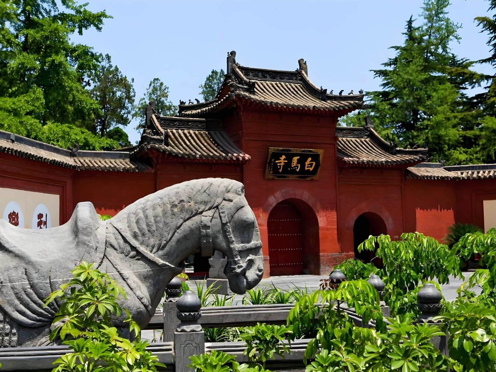 Храм Белой Лошади