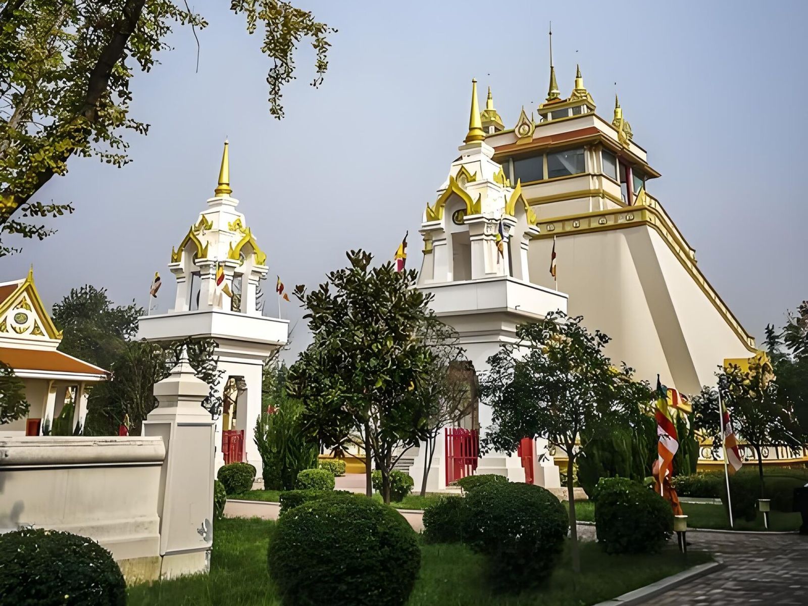 Храм Белой Лошади