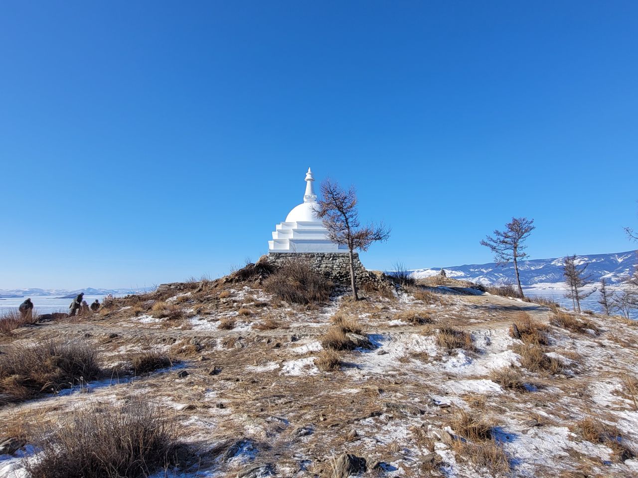Экскурсия из Иркутска на Юг острова Ольхон — к сердцу Байкала - индивидуальная экскурсия в Иркутске на машине гида длительностью более 12 часов с количеством участников до 5 человек цена экскурсии 45000₽