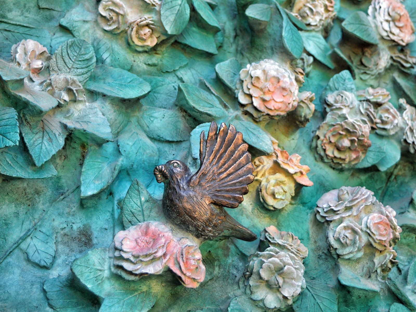 Бронзовые двери