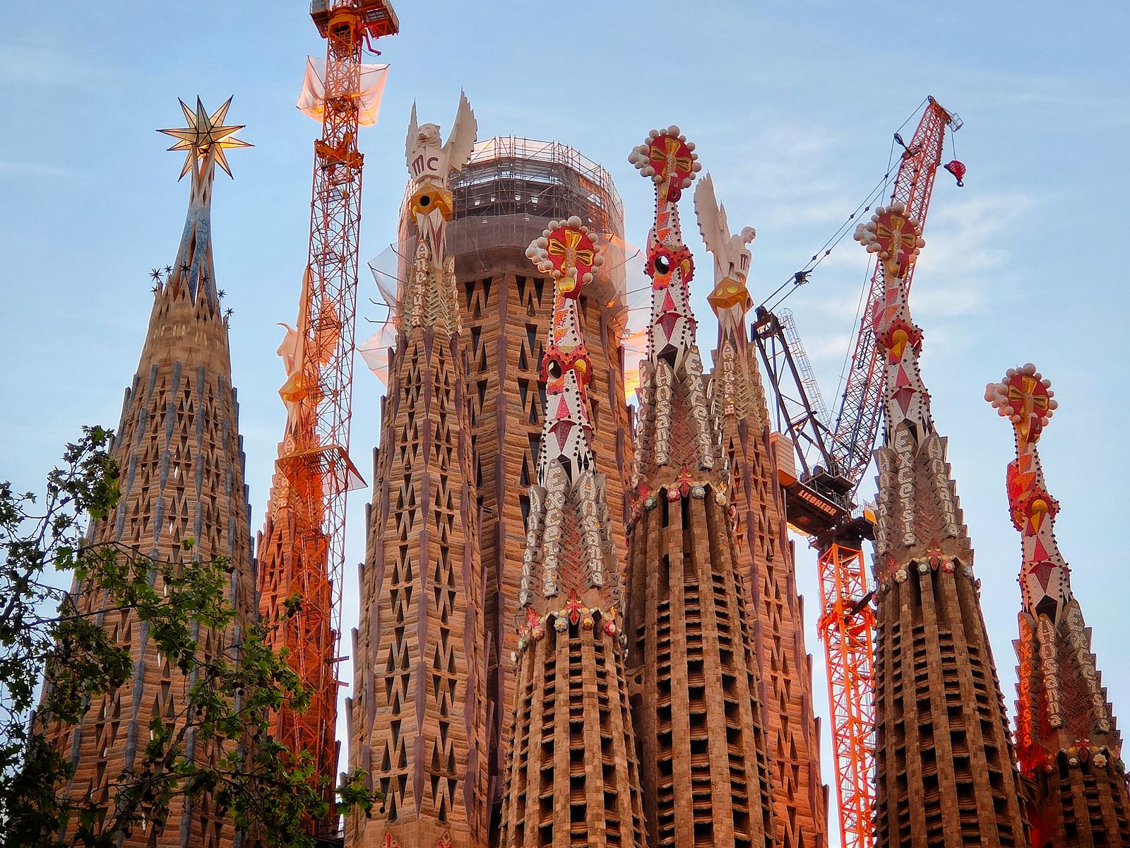 Башни с мозаичными завершениями