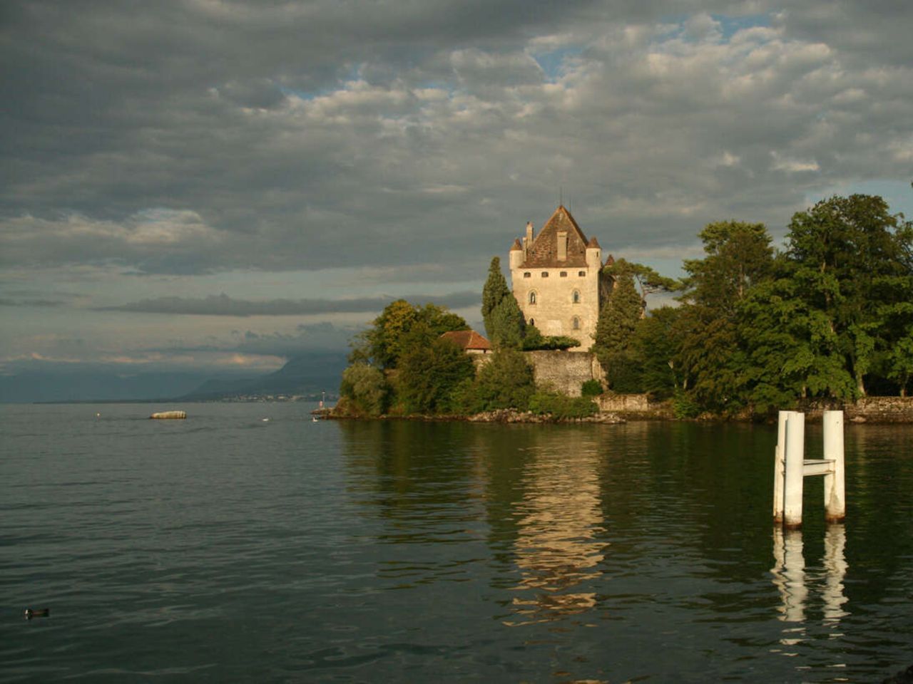 Индивидуальная обзорная экскурсия из Берна в Женеву и Ивуар - индивидуальная экскурсия в Берне на машине гида длительностью 9 часов с количеством участников до 4 человек цена экскурсии 1540€