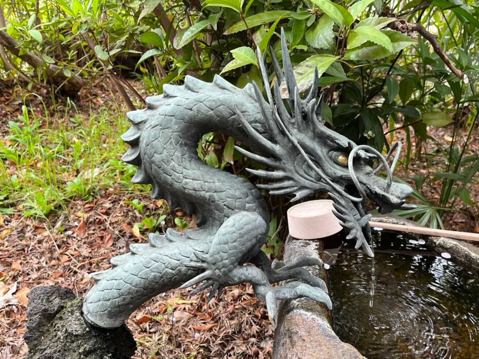 Фигурка дракона