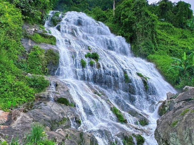 Индивидуальная обзорная экскурсия из Санья к водопаду Байхуашань