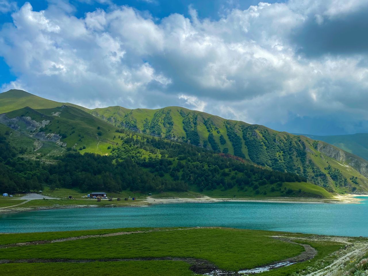 Групповая экскурсия из Грозного на Кезеной-Ам, в Аргун и Шали - групповая экскурсия в Грозном на машине гида длительностью 7.5 часов с количеством участников до 8 человек цена экскурсии 3500₽