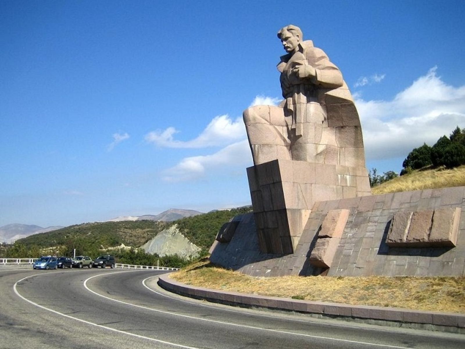 Памятник