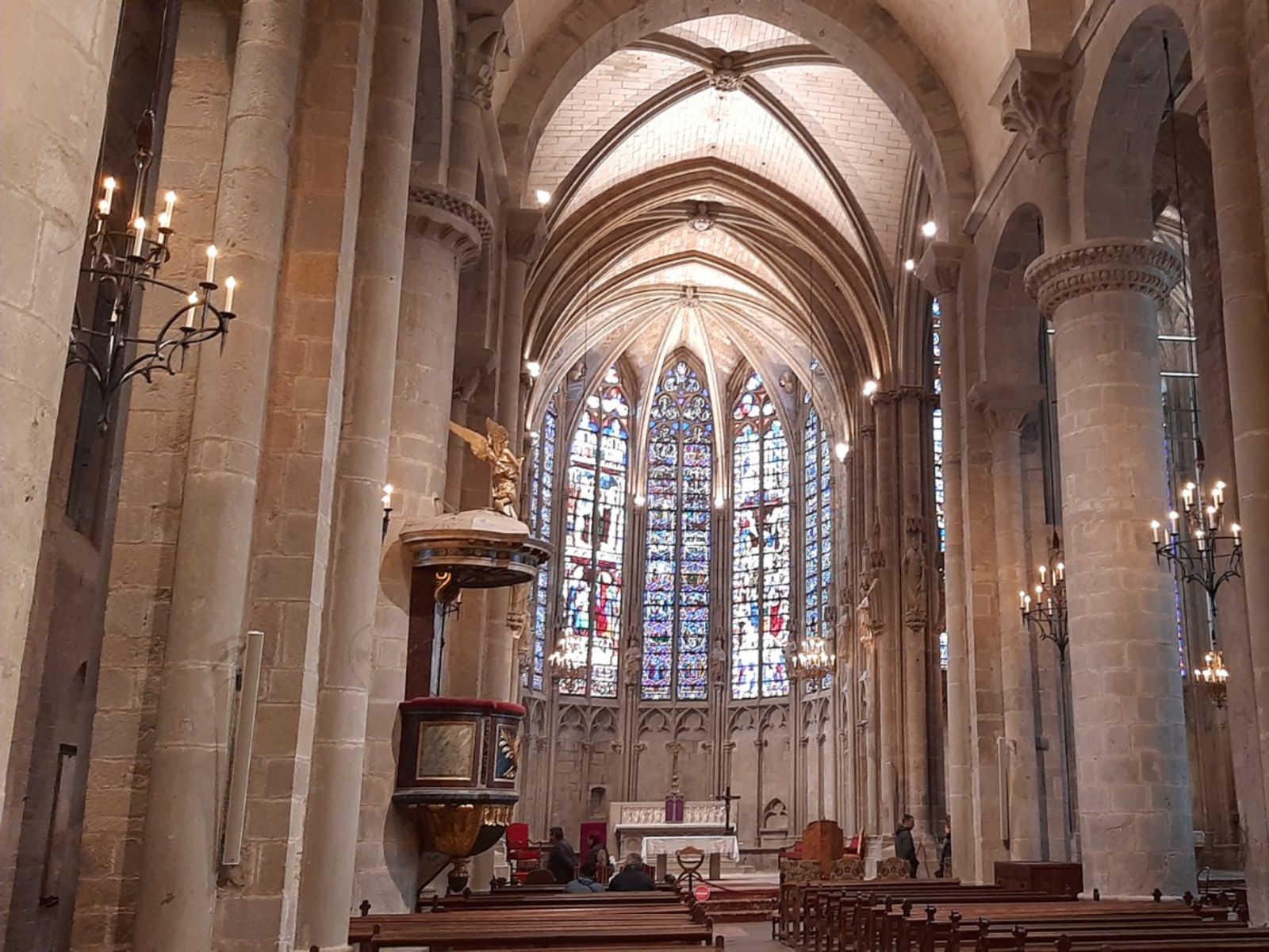 В этом храме вершилась история