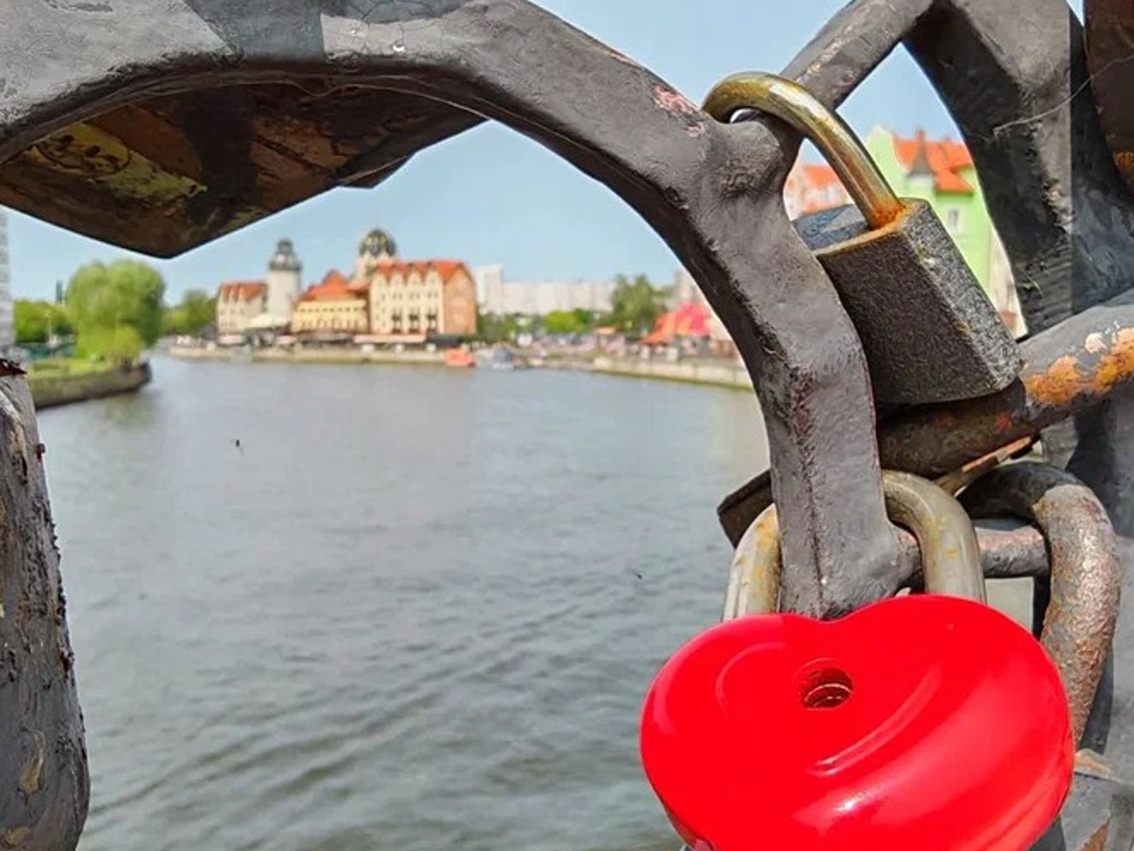 Вид на Рыбную деревню с Юбилейного моста